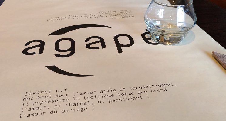 AGAPE – Table
