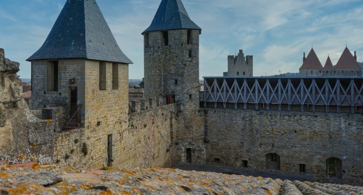 Château-Carcassonne-chemin-ronde@C.Jeanjean-CMN